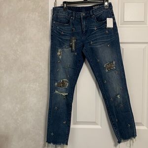 BlankNYC women’s crop girlfriend jeans. 29 waist